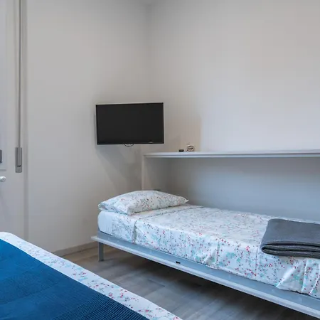 Fiera 4 Apartment *